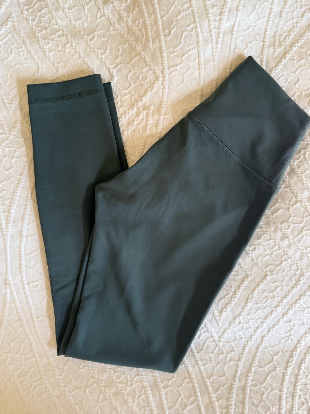 NWOT Lululemon Wunder Train 25” Smoked Spruce Size 4